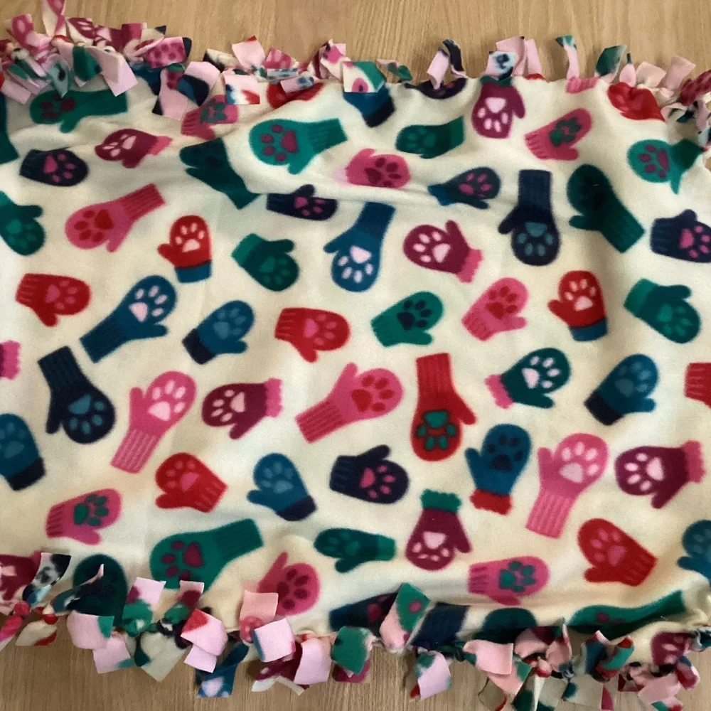 New Hand Tied Fleece Blanket Dogs Cats Mittens Pink White Blue Red 24” x 32”